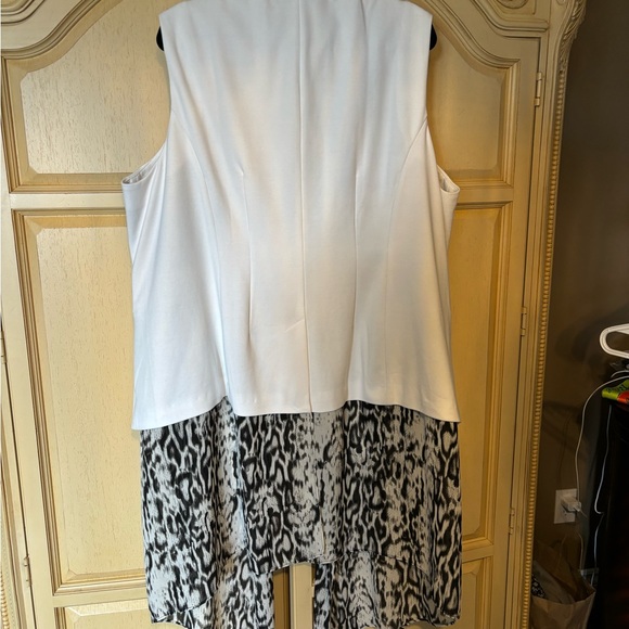 BNWT vest with chiffon bottom plus size - Picture 2 of 7